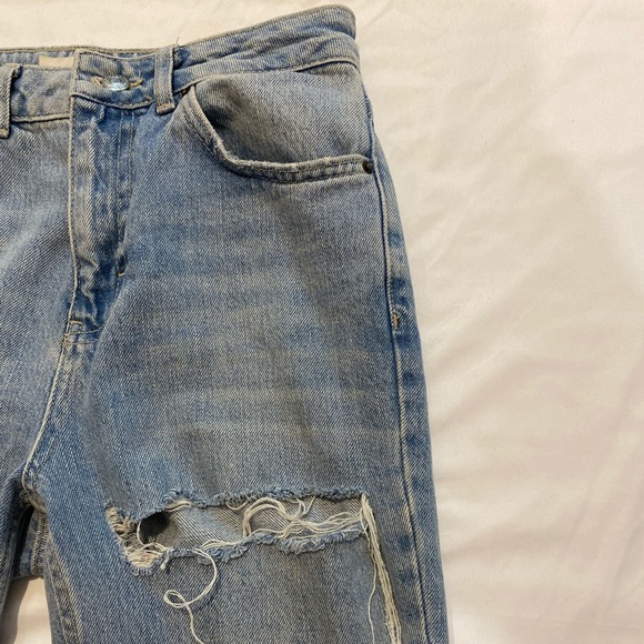 Topshop Ripped Mom Jeans In Bleach Blue - Picture 4 of 5